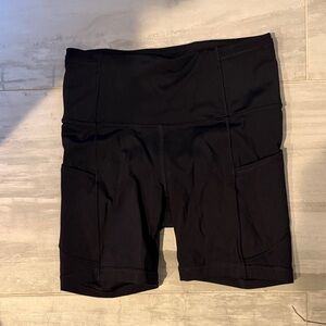 lululemon athletica Black align Bike Shorts pockets 6in